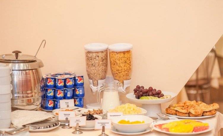 Екатеринбург отель атлантик завтрак. Завтрак шведский стол в гостинице. Шведский стол завтрак. Atlantica seafood, москва кутузовский. Шведский стол в гостинице.